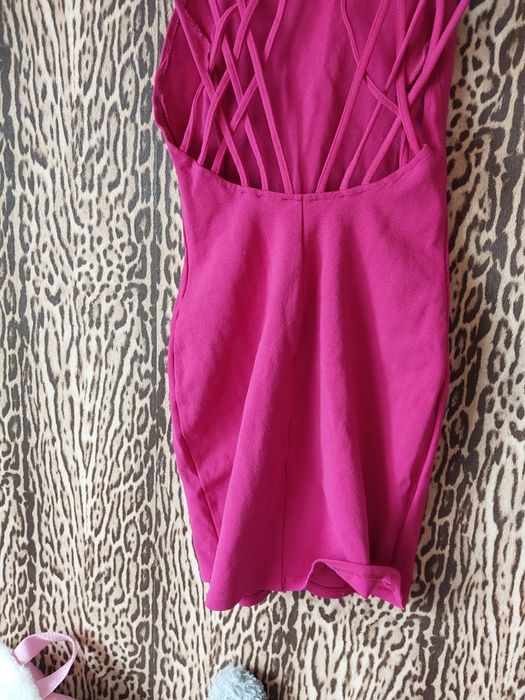 Sukienka ozdobne plecy S