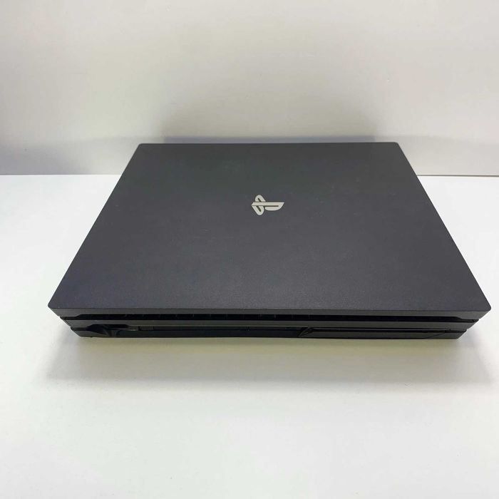 PS4 PRO 1TB Desbloqueada + Jogo FC26 + 1 Comando Novo + Cabos + Caixa