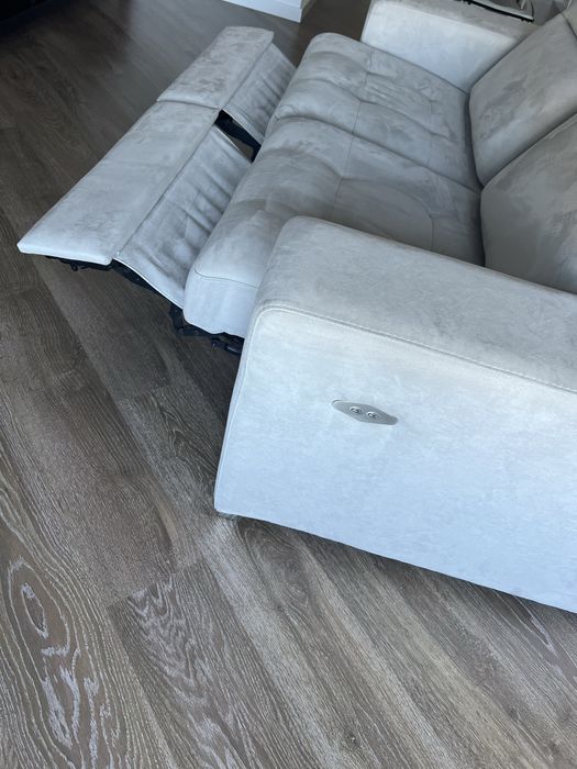 Sofa 2 lugares com relaxe.