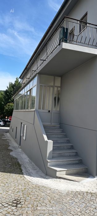 Venda prédio em Nelas