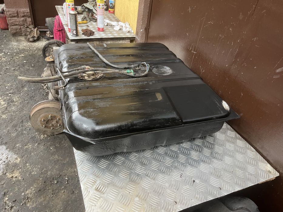 Крайслер Chrysler Voyager год 93 бак бензобак