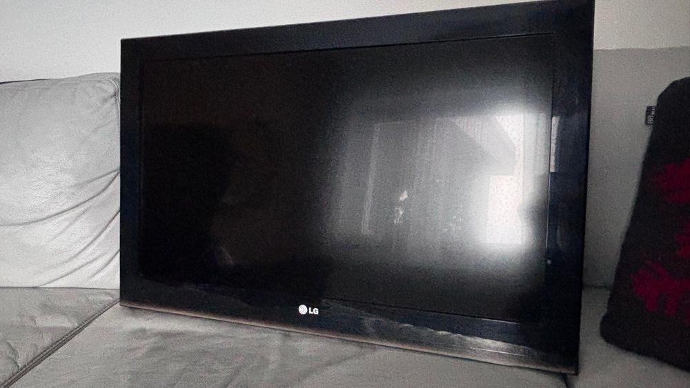 Telewizor LCD 32 cale LG32LK450 sprawny