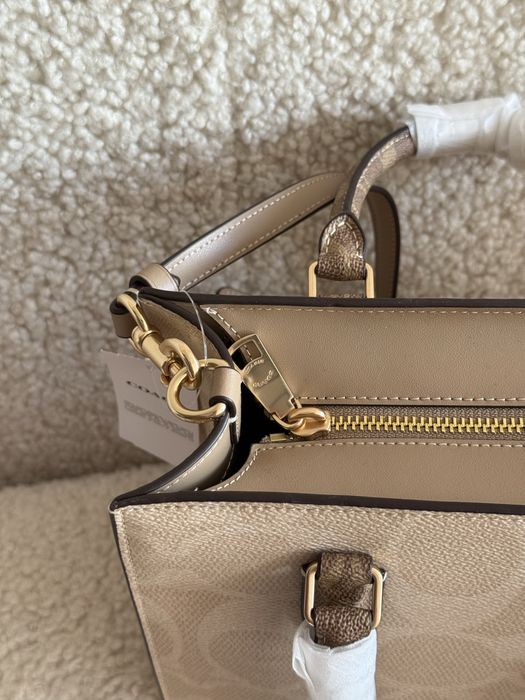 Сумка Coach Coach Maggie Small Tote Bag In Blocked Signature Canvas