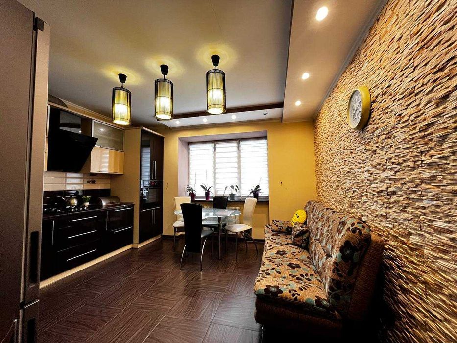 ТЕРМІНОВО! Продаю: 2 кімнатна квартира, з ремонтом, меблями, Каскад