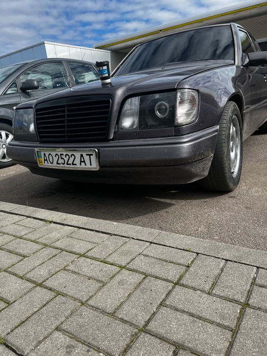 Продам фари на 124 мерседес