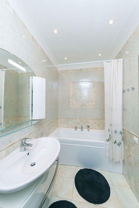 Подобова оренда. Дві просторі спальні. Центр. Лютеранська