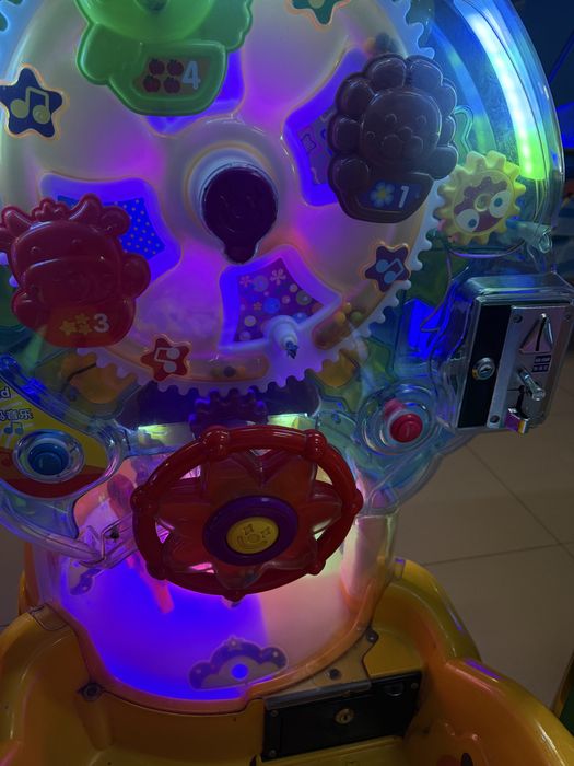 Продам ігровий автомат -качалку ʼЖирафʼ