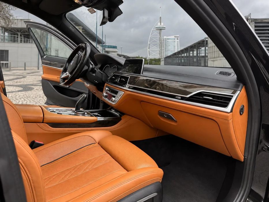BMW 740