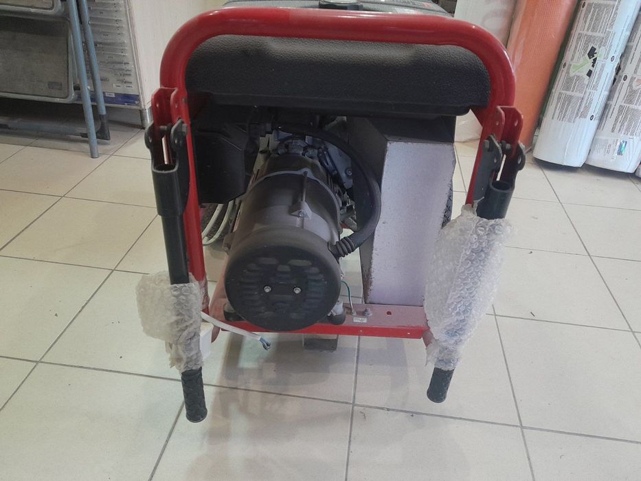 Генератор HUSKY 5000wt