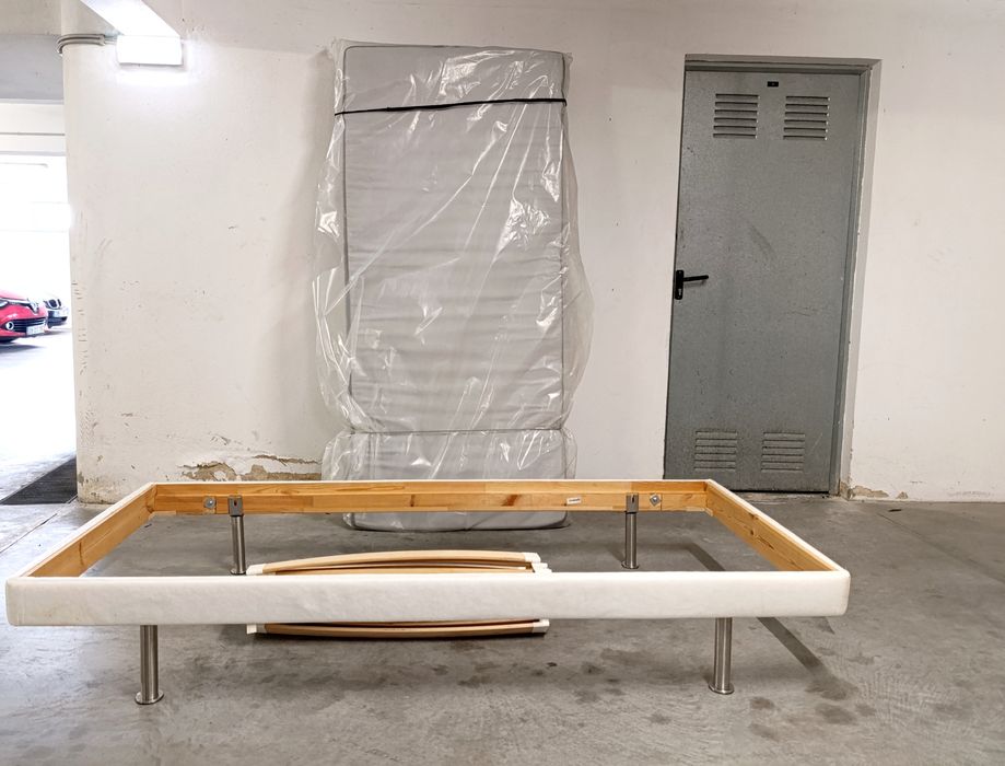 Cama de solteiro com colchão