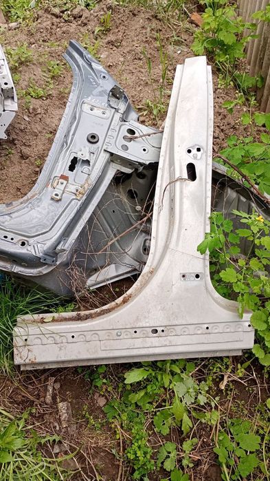 Стойка кузова Lincoln Corsair