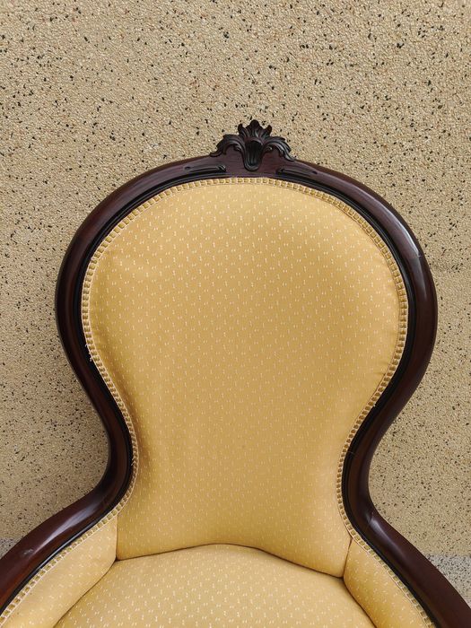 Cadeira de quarto estilo antigo