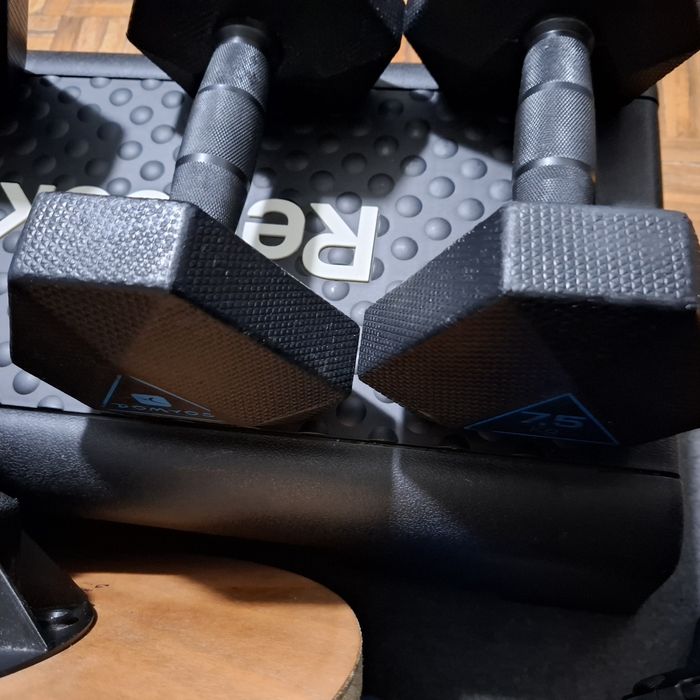Par de halteres 7,5Kg hexagonal revestido em borracha