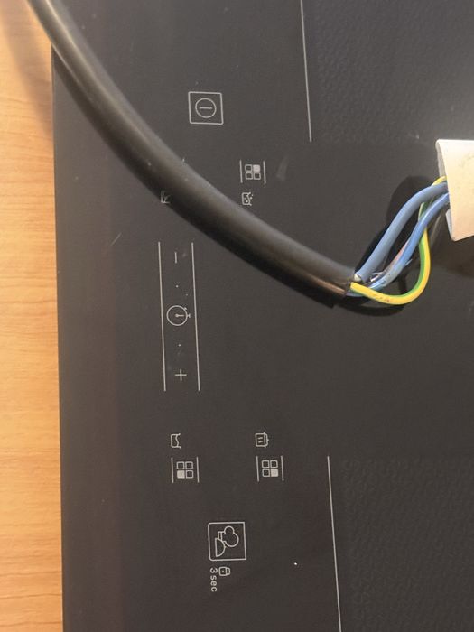Placa de Indução Hotpoint - Arison (Como nova)