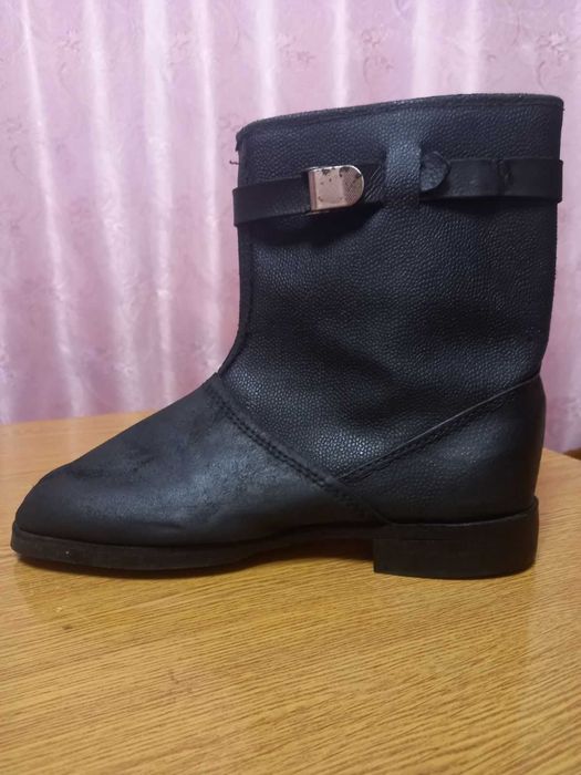 Кирзовий чобіт (правий) безкоштовно