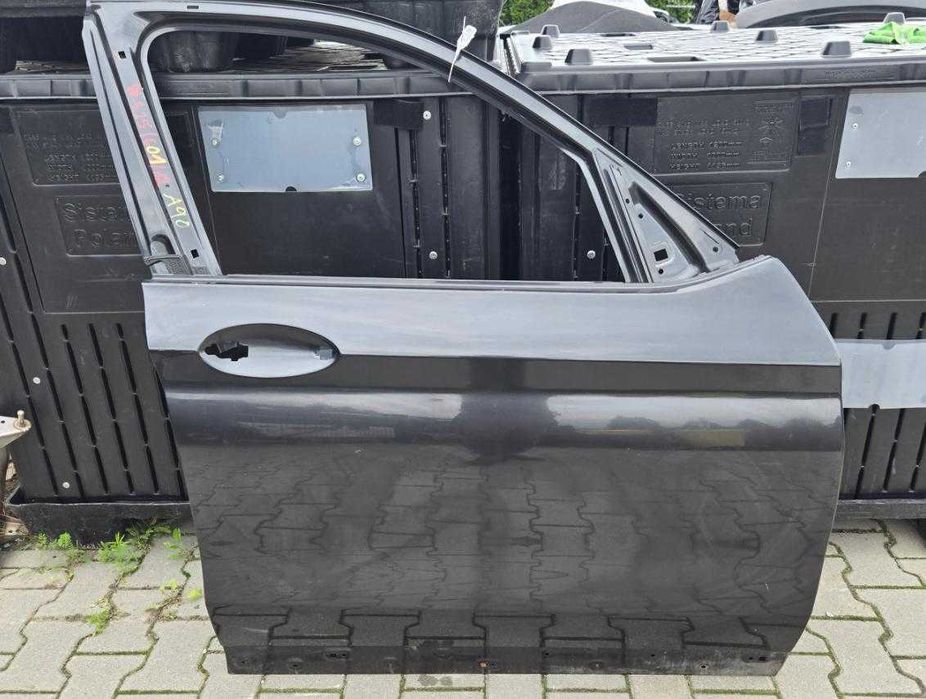 Двері голі передні задні BMW X3 G01 разборка шрот бмв двери