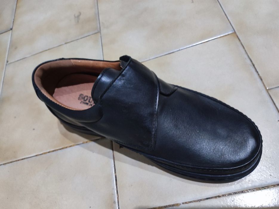 Sapatos casuais novos