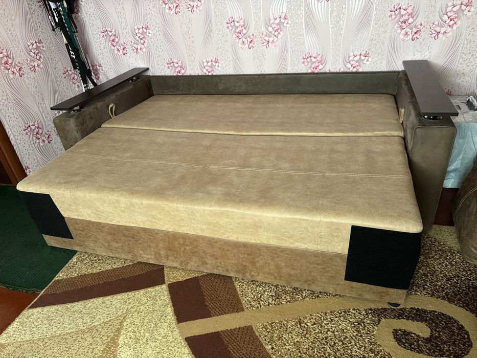 Продаю диван розкладний. Самовивіз