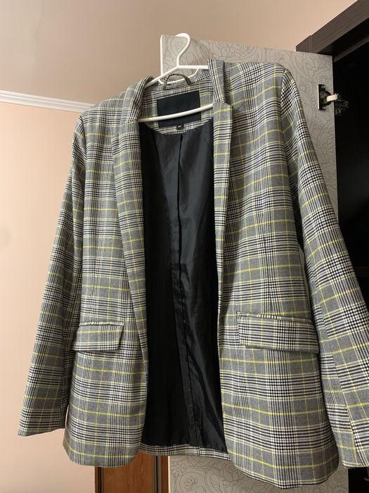 Жакет(жіночий)))