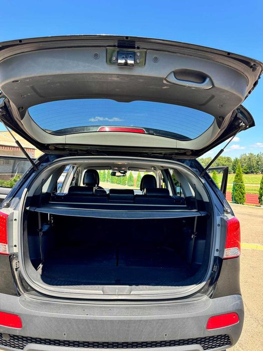 продам сімейне авто KIA SORENTO ||
