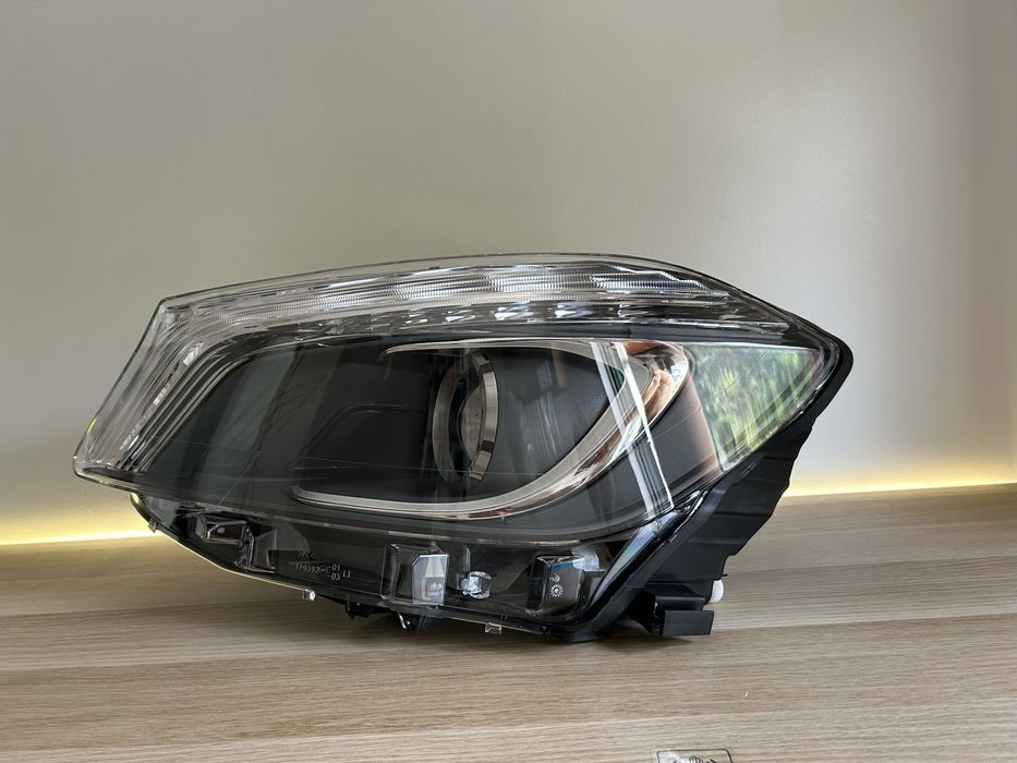 Farol / ótica Mercedes Benz Class A - W117 - Esquerdo - Bi-xenon