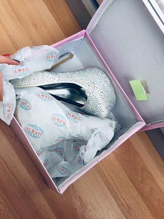 Туфлі з камнями