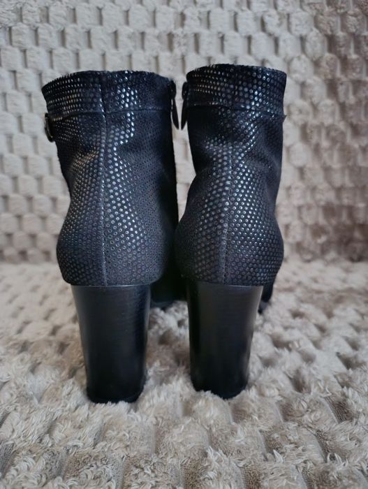 Замшеві жіночі осінні ботінки