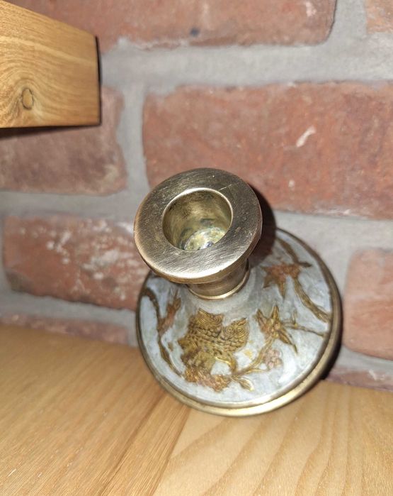 Indyjski mosiężny świecznik emaliowany