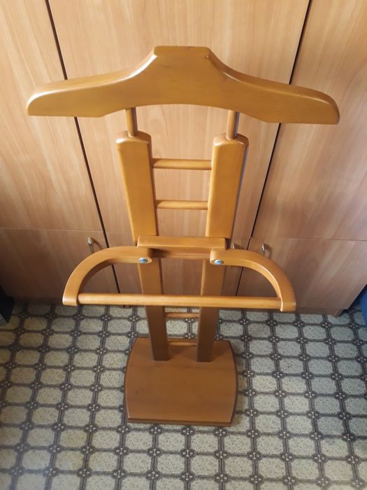 Напольная вешалка