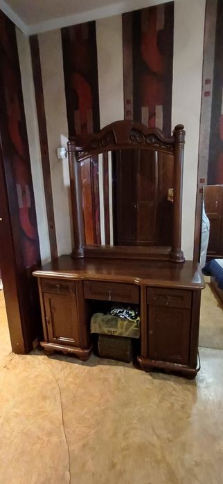 Продам трюмо бу.