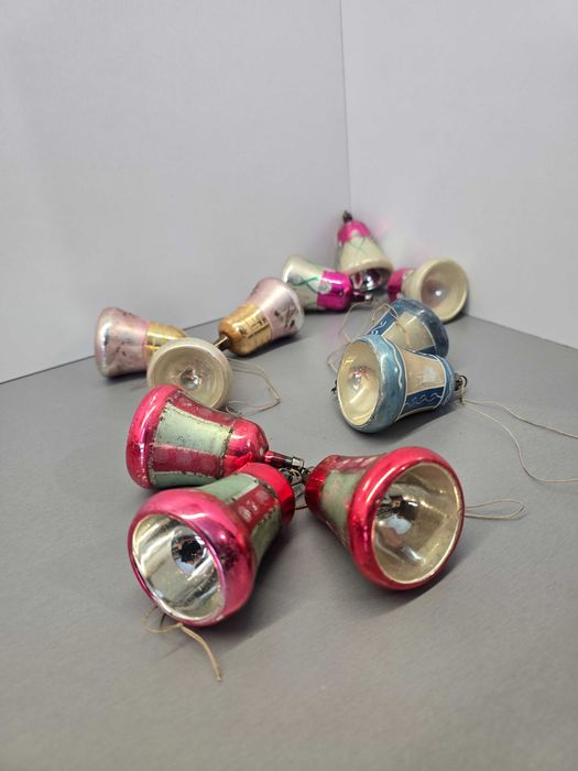 Bombki szklane dzwonki z PRL-U 11 sztuk.