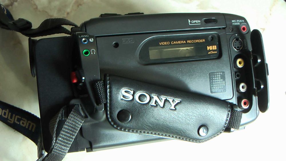 Відеокамера Sony  CCD-TRV70E