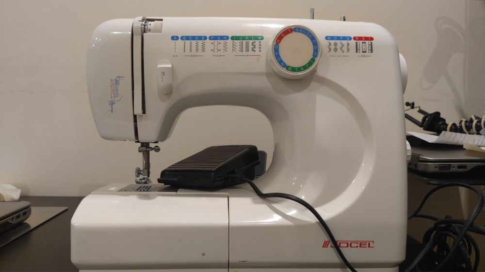 Maquina de costura Jocel