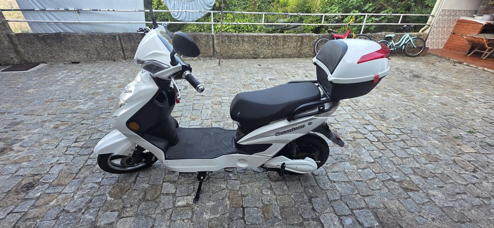 Scooter eléctrica