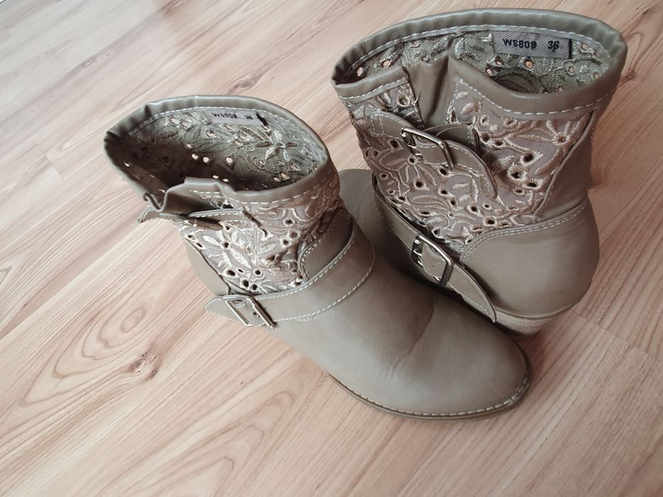 Buty damskie kolor beżowy
