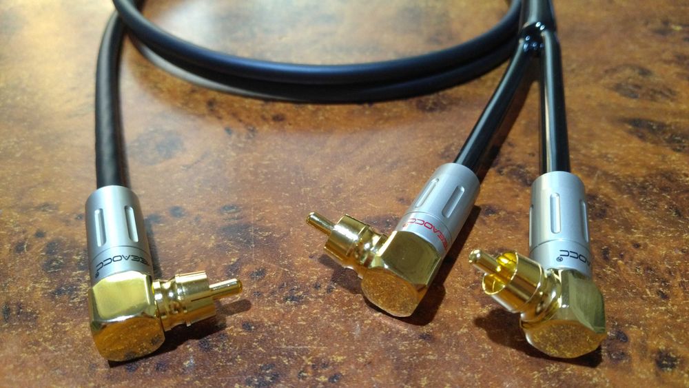 Hi-Fi сабвуферный Y-образный кабель RCA/2RCA Mogami W2534 (Japan)