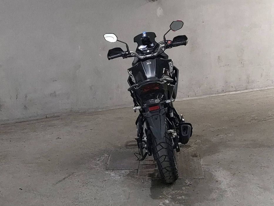 мотоцикл хонда CB200X 2022 года.