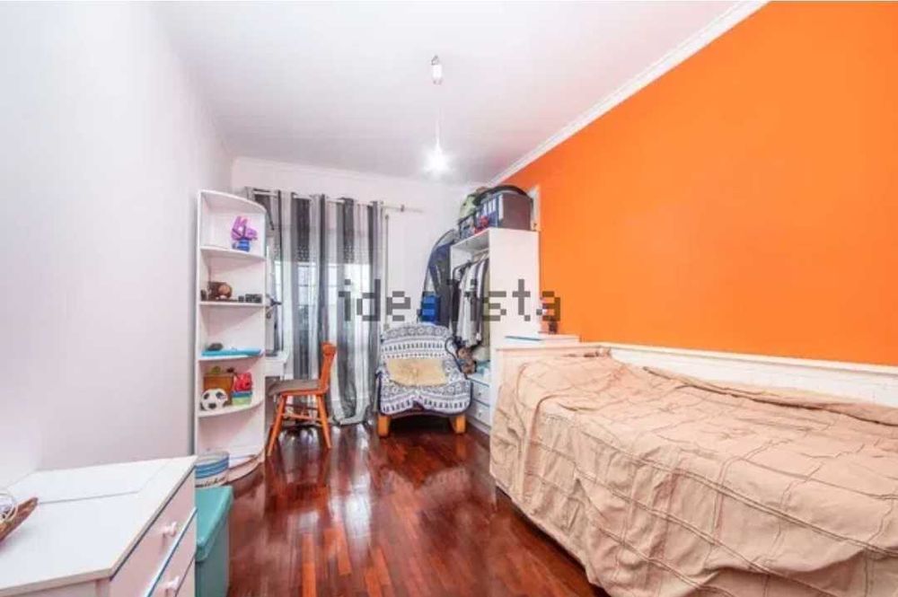 Quarto em Almada, Sobreda