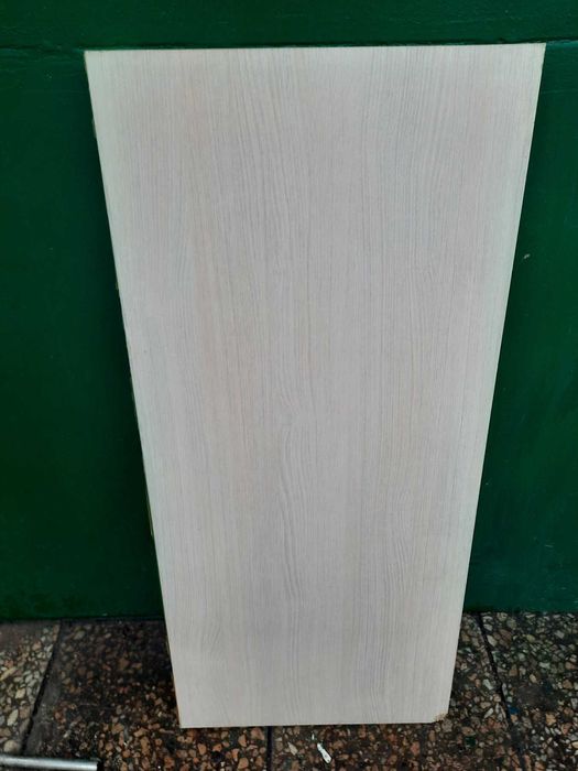 Панели ламинированные белого цвета и дверцы для мебели.