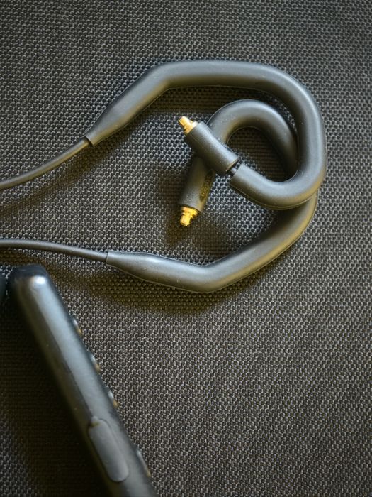 Neckband bluetooth IEM DAC adapter