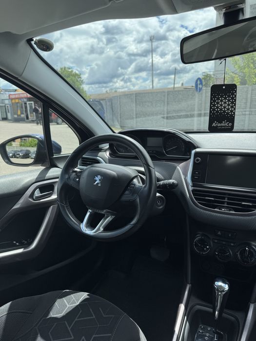 Peugeot 2008 2014 року