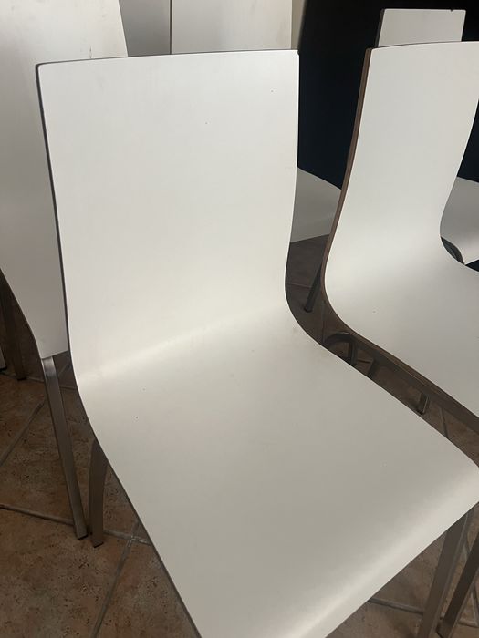 Conjunto de 6 cadeiras brancas + 1 de oferta