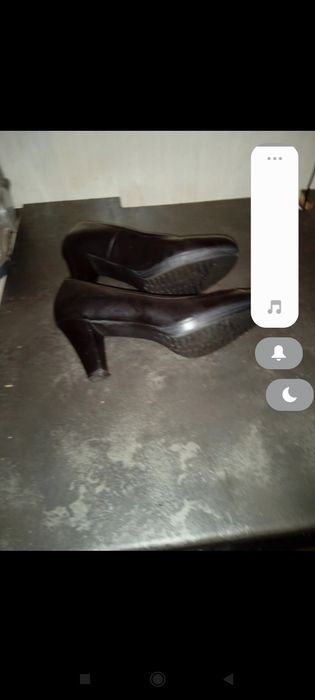 Sprzedam buty na obcasie