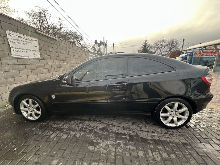 Mercedes Benz c 200 sport coupe (clk)