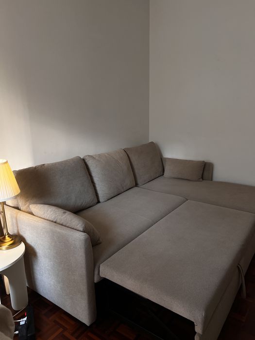 Sofá-cama com chaise longue