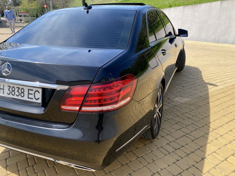 Продаєтся автомобіль Mersedes Benz E300 Hybrid W212 2013г в