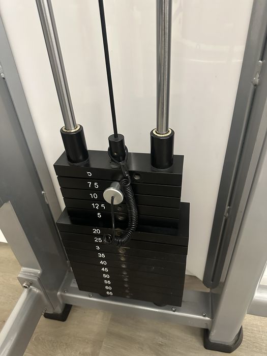 Maquina  de perna e gluteos