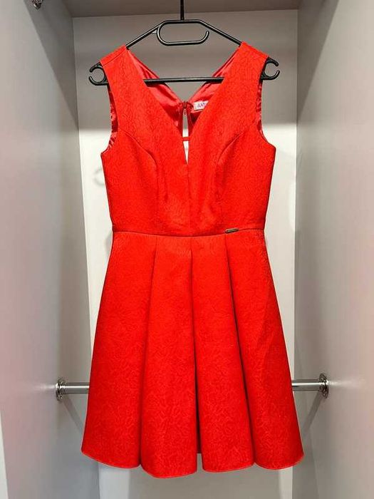 Czerwona sukienka