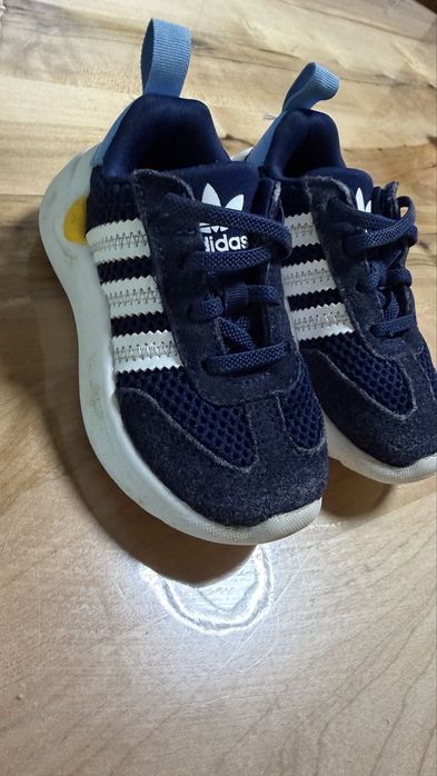 Дитячі кросівки adidas