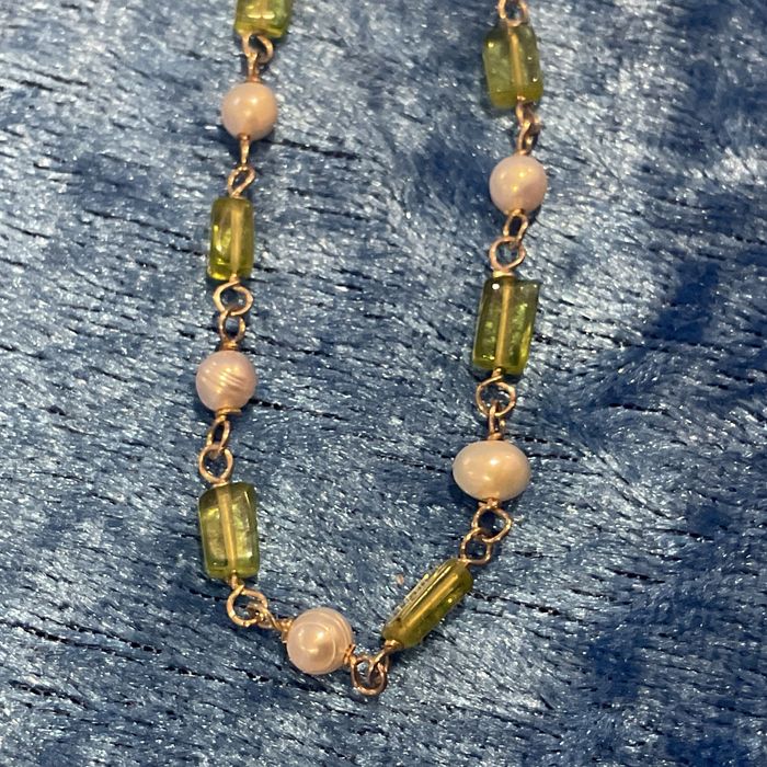 Fio pérolas e pedra com 40 cm. Anúncios abaixo